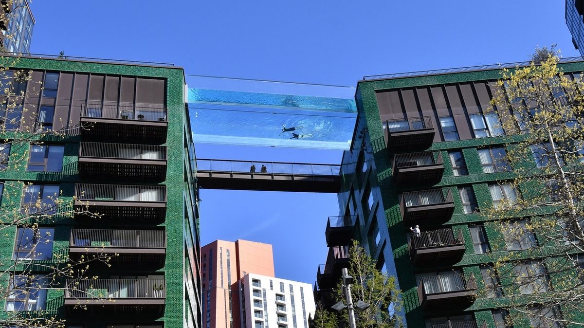 V Londýně otevřou první „vznášející se“ bazén na světě